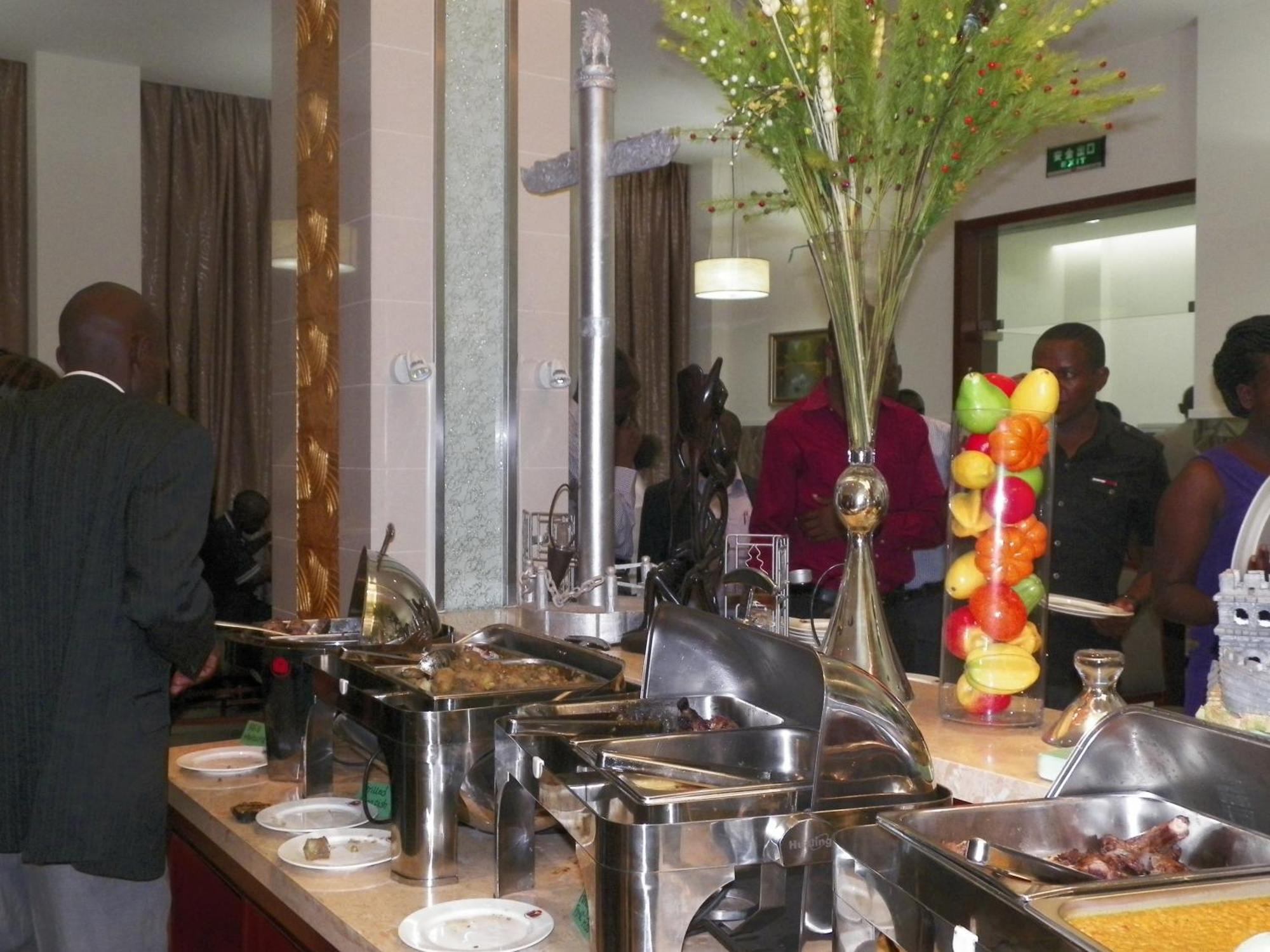 Soluxe Club International Hotel Nairobi Esterno foto