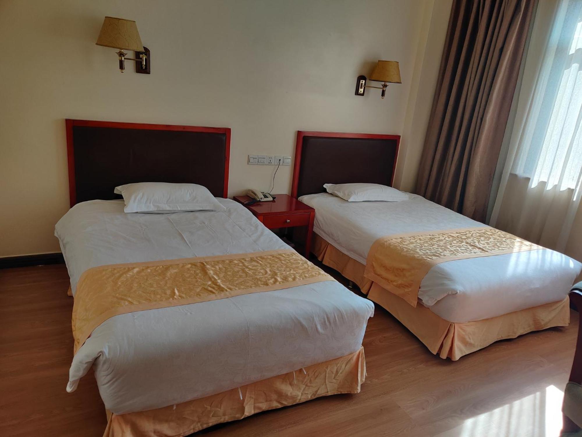 Soluxe Club International Hotel Nairobi Esterno foto