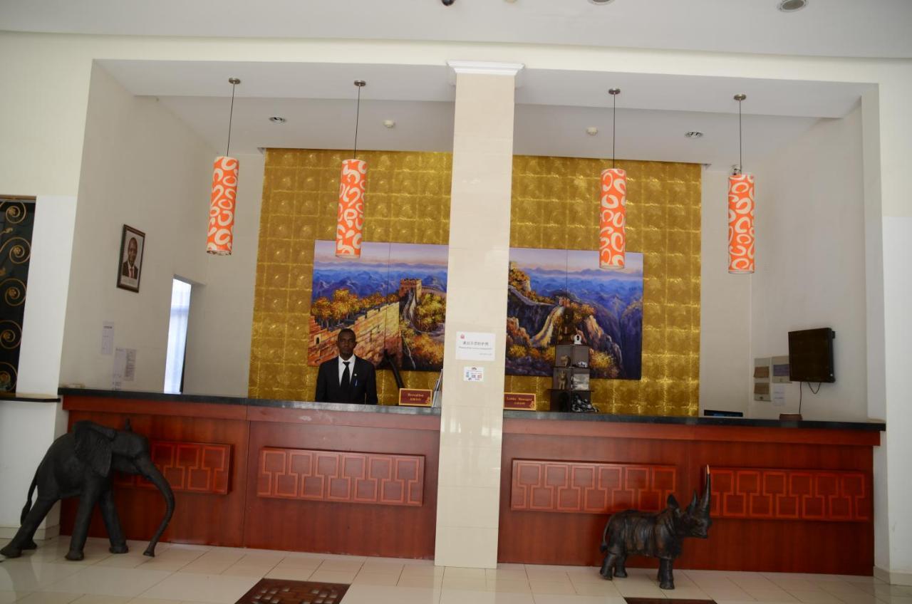 Soluxe Club International Hotel Nairobi Esterno foto